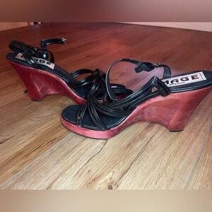 Vintage black and red wooden wedge staple heels, 6.5-7